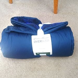 New Eddie Bauer down and fleece throw oversized. 50"* 72"